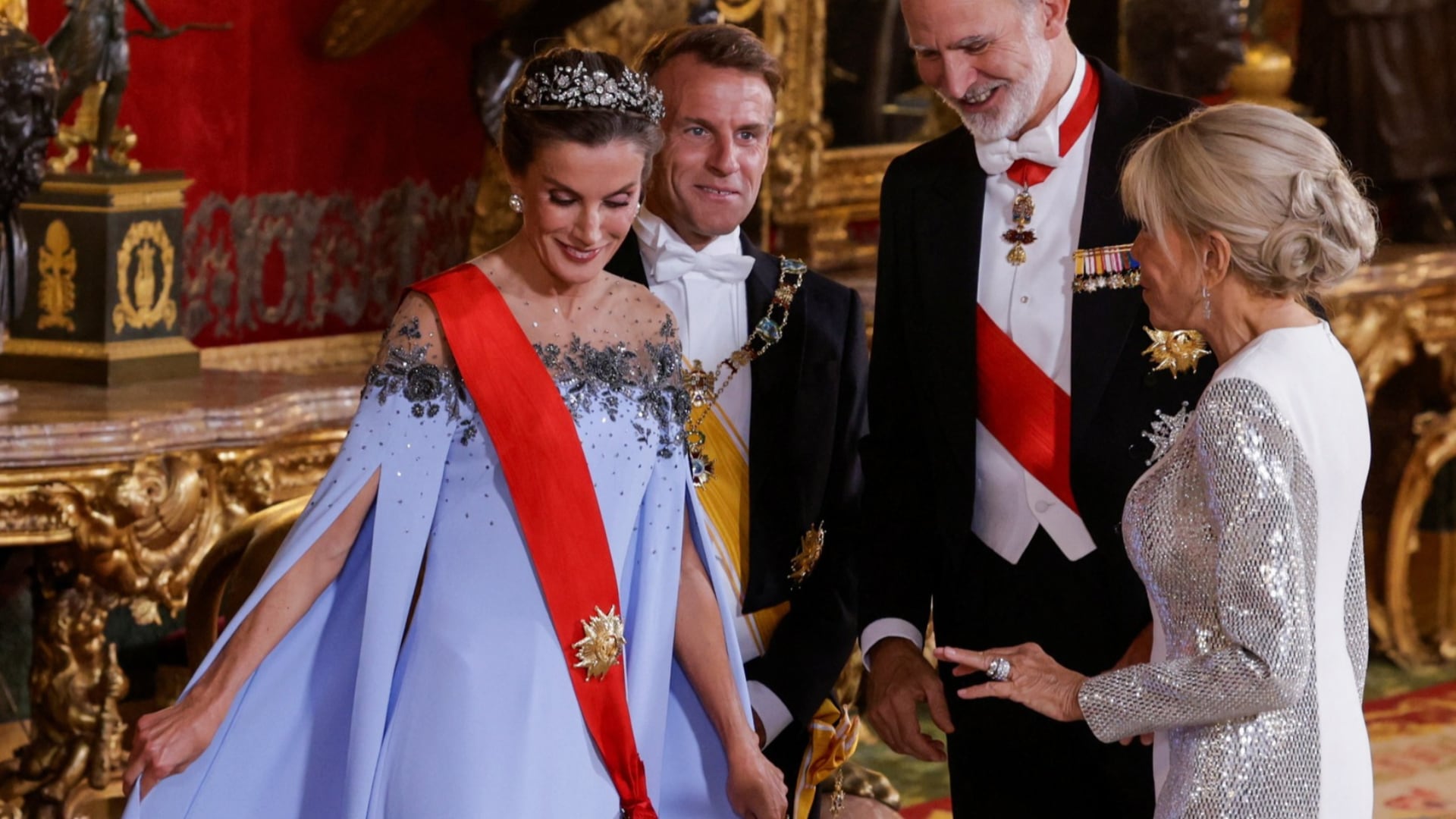 Los reyes Felipe y Letizia en la cena de Estado con Emmanuel y Brigitte Macron (Reuters)