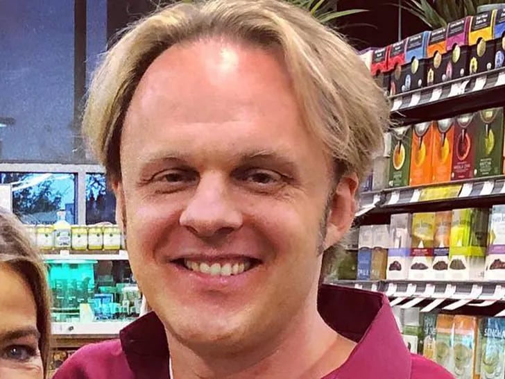 Las autoridades encontraron a David Wilcock afuera de su casa con un arma de fuego. (Instagram)