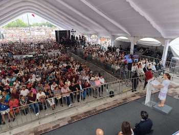 Miles de asistentes se reunieron en Monterrey para acompañar a Claudia Sheinbaum durante la presentación de su Segundo Informe.