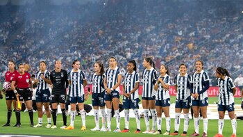 Monterrey vence a Querétaro y