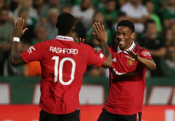 Martial celebrando con Rashford. (REUTERS)