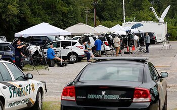 Los medios esperaban la audiencia