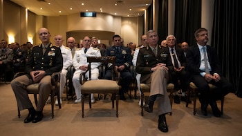 Teniente General Claudio Pascualini, General