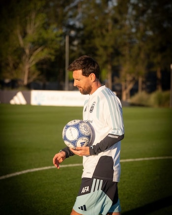 álbum de Messi última práctica con la selección