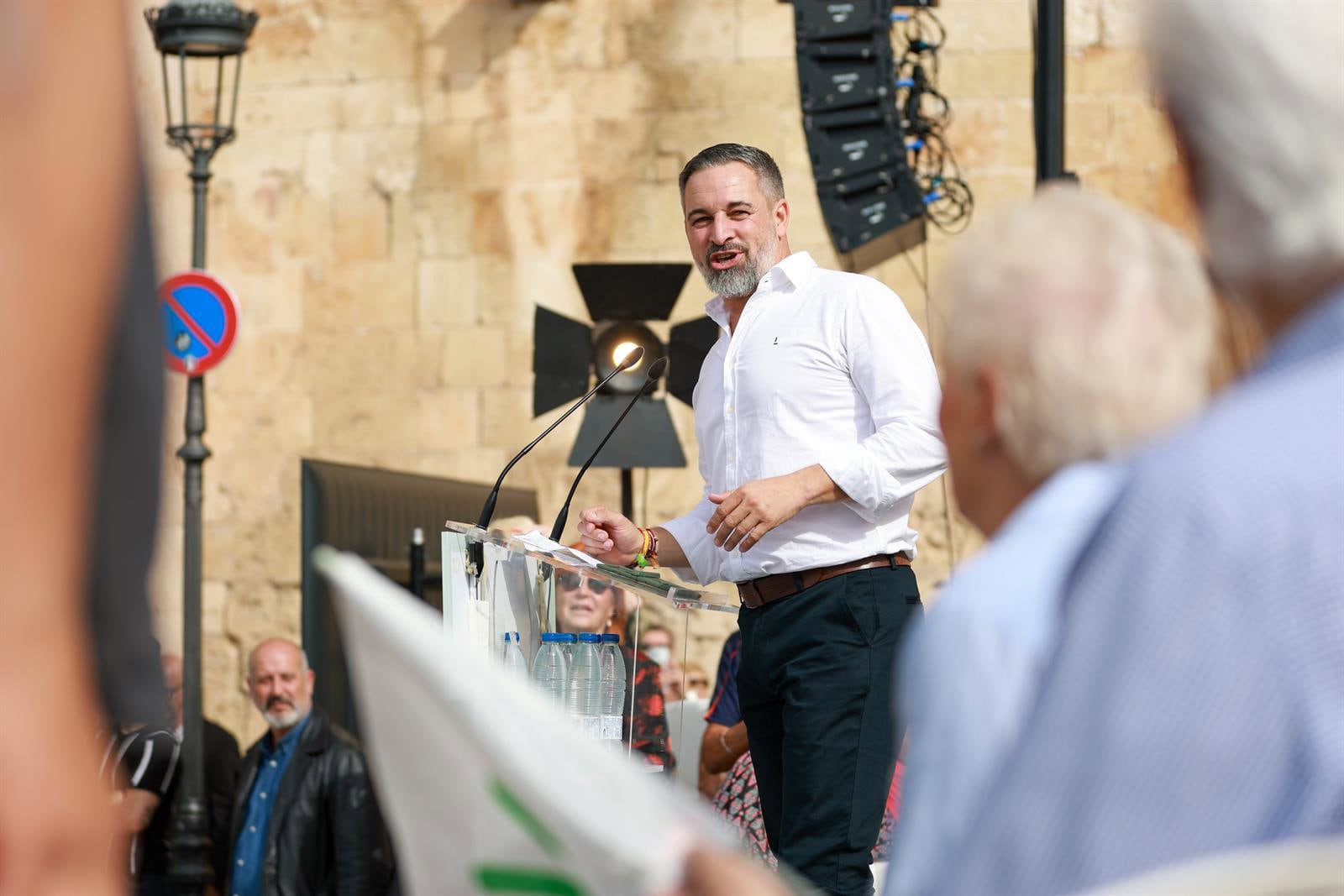 Abascal confía desde Ibiza en poder "convencer a muchos más" socialistas para que voten a Vox: "Fueron estafados"