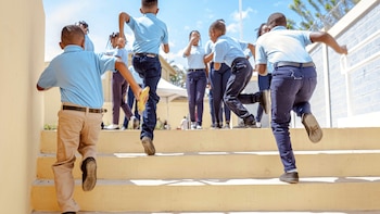 Ministerio de Educación reanuda clases en República Dominicana tras suspensión por lluvias