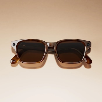La compañía presenta una nueva línea de gafas con asistente nativo, llamadas, fotos y audio durante la jornada, con 26 estilos personalizables y precio desde 299 dólares para venta en Estados Unidos, Europa y Australia - crédito Meta