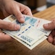 Se demora el arranque de un motor clave de la economía y complica la recuperación del consumo