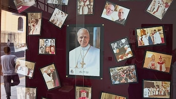 Chiclayo abre una exposición dedicada a la labor social y religiosa de Robert Prevost| Foto: Pinceladas Chiclayo (Facebook)