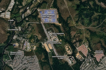 El nuevo Centro de Resarcimiento y Rehabilitación tendrá capacidad para 2,500 privados de libertad y será construido en terrenos contiguos al complejo penitenciario de La Joya. Captura Google Maps