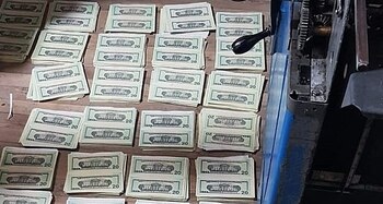 Los falsificadores imprimieron al menos