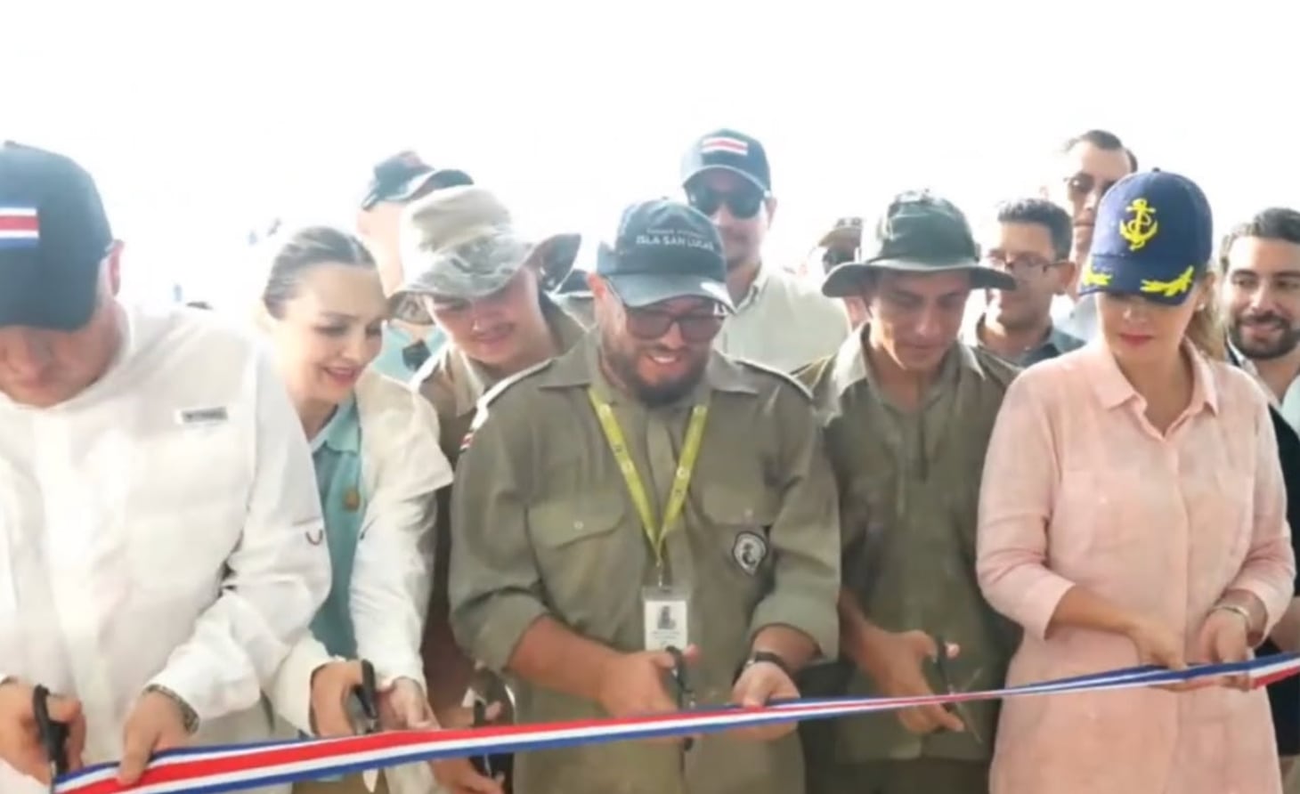 La presidenta Laura Fernández Delgado inauguró el embarcadero durante una gira por la provincia de Puntarenas el 29 de septiembre de 2026. Crédito: ICT