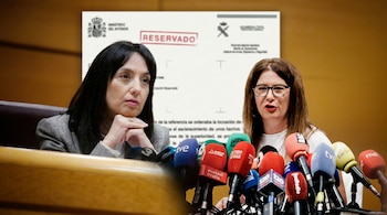 Dos mujeres, Leire y Mercedes, frente a una mesa con micrófonos. Detrás de ellas, un documento oficial del Ministerio del Interior con la palabra "RESERVADO".