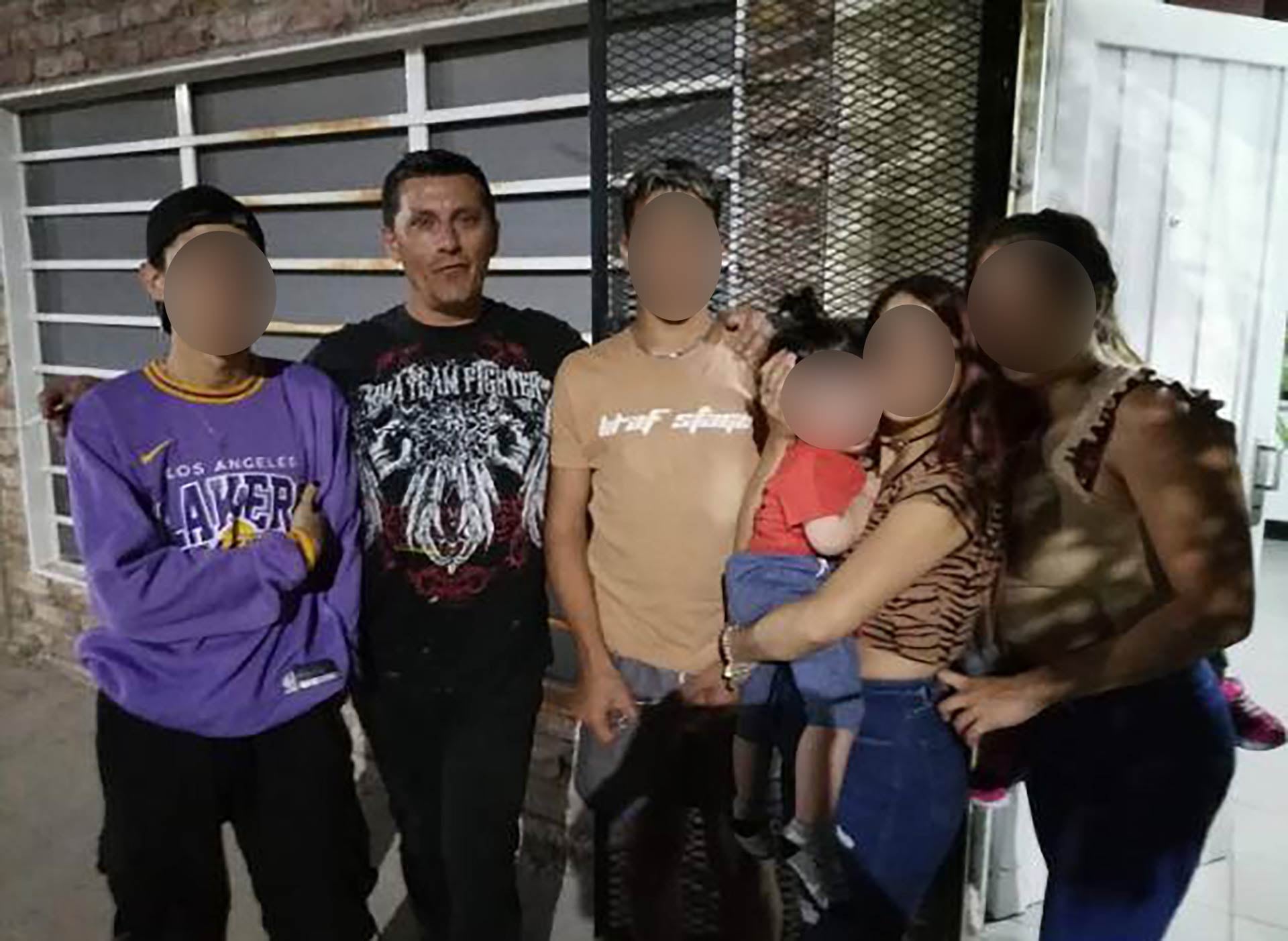 Breppe, el hombre fallecido, en familia (Facebook)