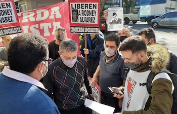 Grupos sindicales argentinos solicitando la