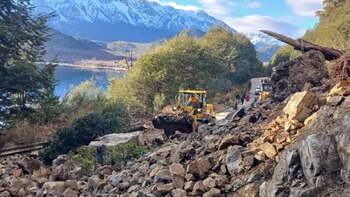Corte total en la ruta 40 en Río Negro por un impactante derrumbe