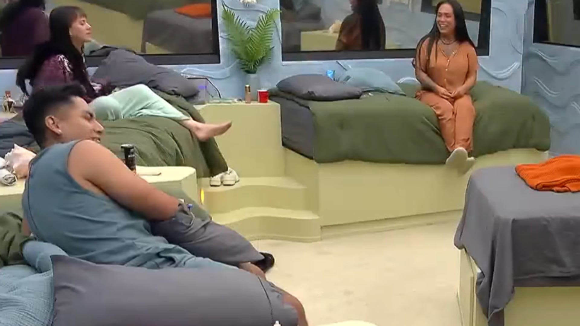 Durante su visita a la habitación Tulum, la participante sostuvo conversaciones estratégicas con los integrantes del cuarto rival.
(Captura de pantalla )