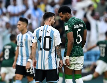 Lionel Messi y Ali AlBulayhi