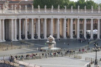 Comienzan a llegar los fieles