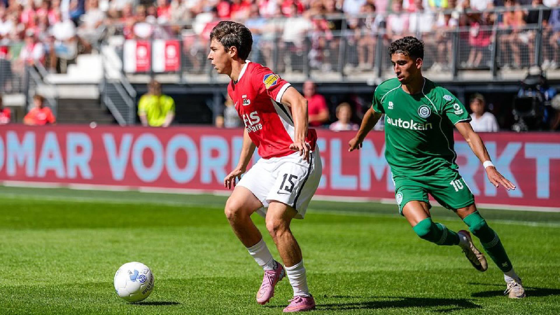 El defensor mexicano busca ganar más minutos en el terreno de juego. (IG Mateo Chávez)