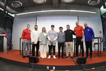 Ángel Arredondo en compañía de