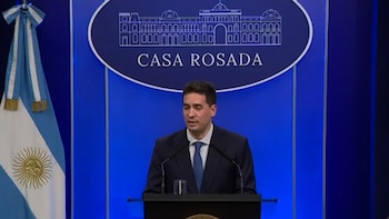 El Gobierno aseguró que habrá sanciones por el paro de prácticos que paraliza a los puertos