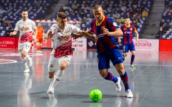 26/03/2021 Ferrao intenta lanzar a