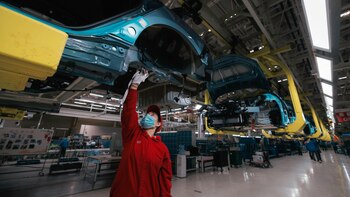 Las automotrices chinas suben en