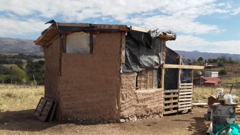 Sandra construyó su casilla con