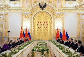 Las delegaciones reuniads en el