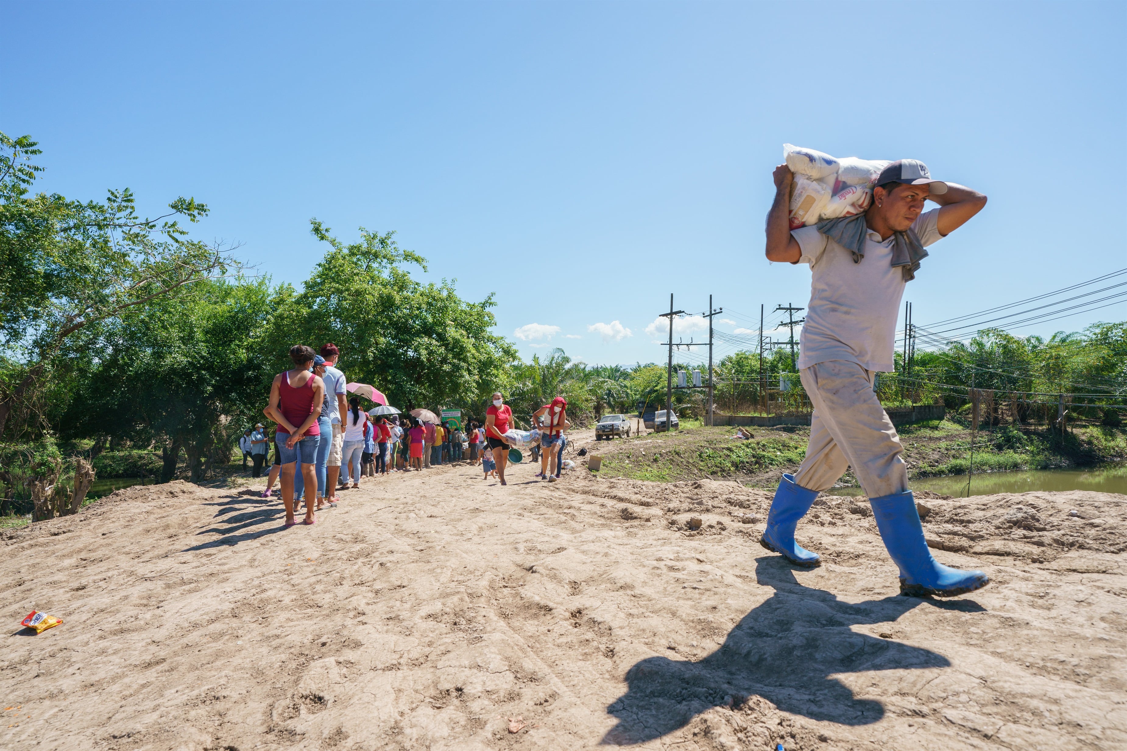 La ayuda humanitaria incluye acciones relacionadas con alimentación, acceso al agua, salud y apoyo a productores en las zonas más afectadas. (Foto: Archivo)