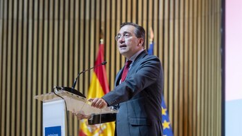 Albares, "partidario" de expulsar al