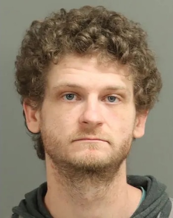 Ethan Jamieson disparó contra tres personas que viajaban en un auto. (:Departamento de Policía de Raleigh)