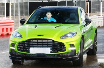 Erling Haaland manejando el lujoso