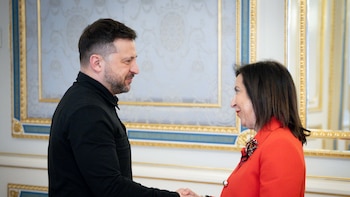 España enviará a Ucrania “un número importante” de vehículos tácticos blindados y munición de artillería de 155 milímetros