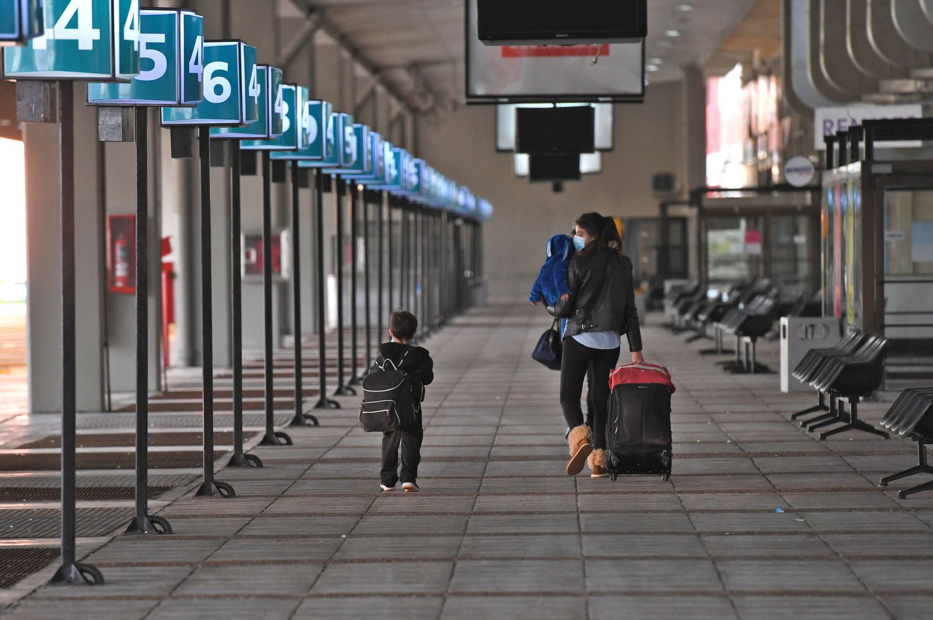 El fallo judicial determinó que no hubo pruebas objetivas sobre el defecto en el andén que habría causado la caída de la demandante.(Foto de archivo: Maximiliano Luna)