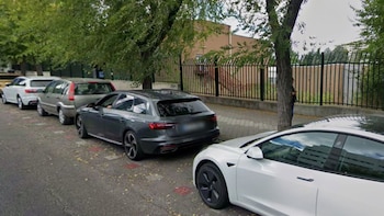 Líneas rojas y blancas en el aparcamiento: qué son y por cuánto tiempo se puede estacionar