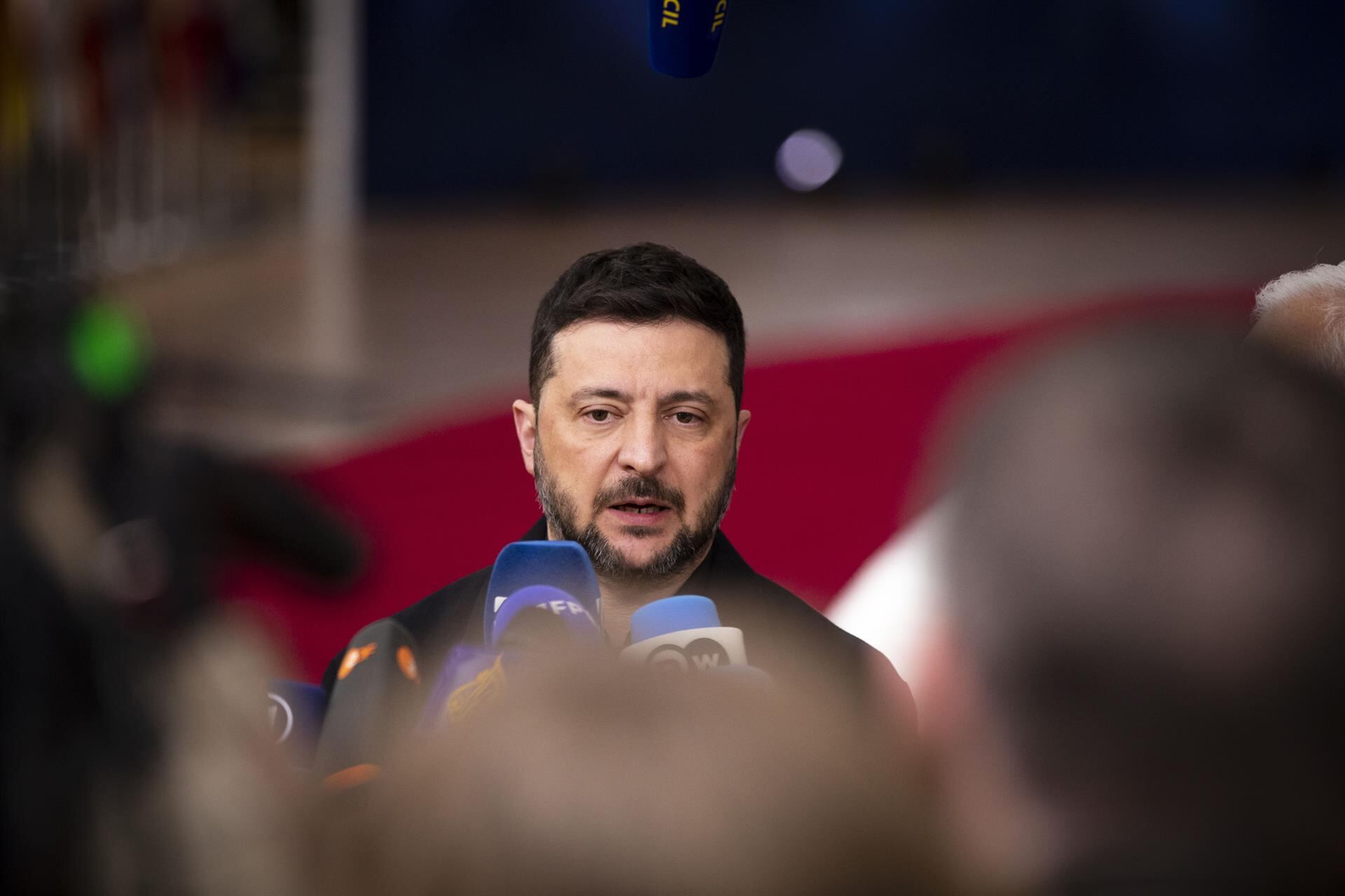 Zelenski anuncia que Ucrania venderá excedentes de armas en Berlín y Copenhague