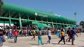 Más de 5.000 migrantes se