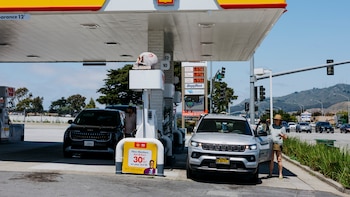 Los votantes de Trump reflexionan sobre los precios de la gasolina