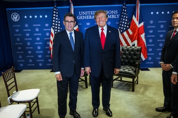 El presidente Donald Trump y el primer ministro del Reino Unido, Andy Burnham