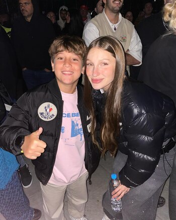 Después de cantar junto a