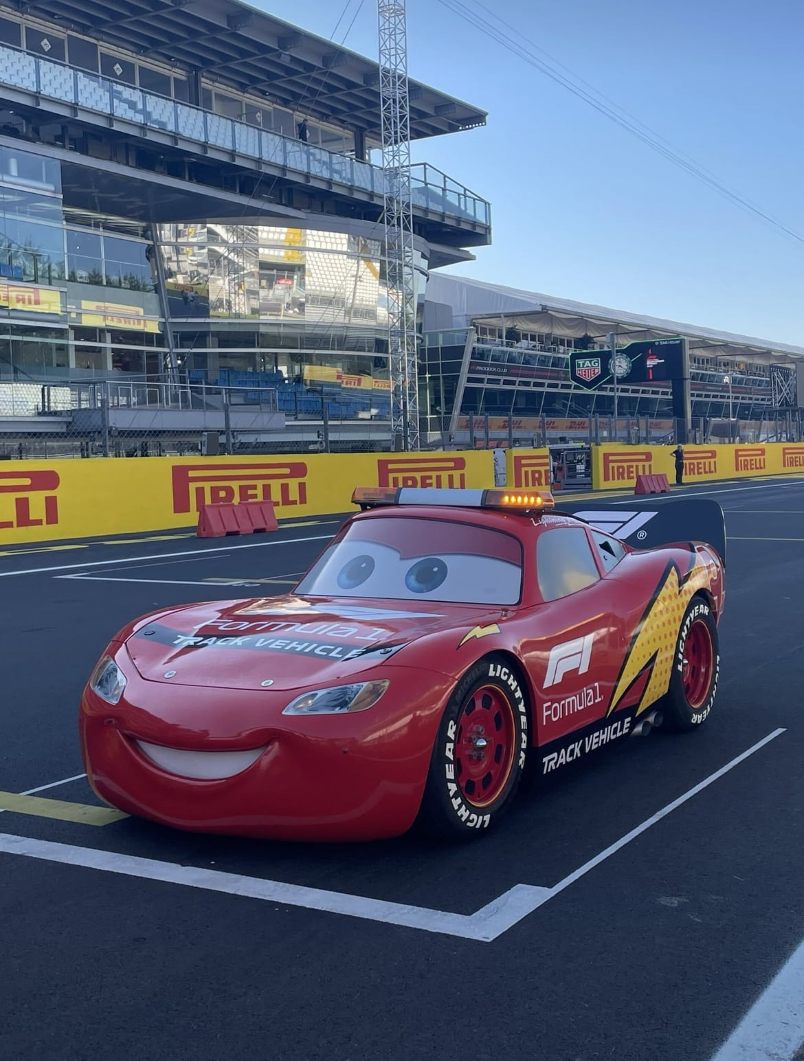 El Rayo McQueen se hace presente en Monza (Disney)