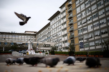 El papa Francisco se encuentra en el hostapil Gemelli, en Roma (REUTERS/Guglielmo Mangiapane)