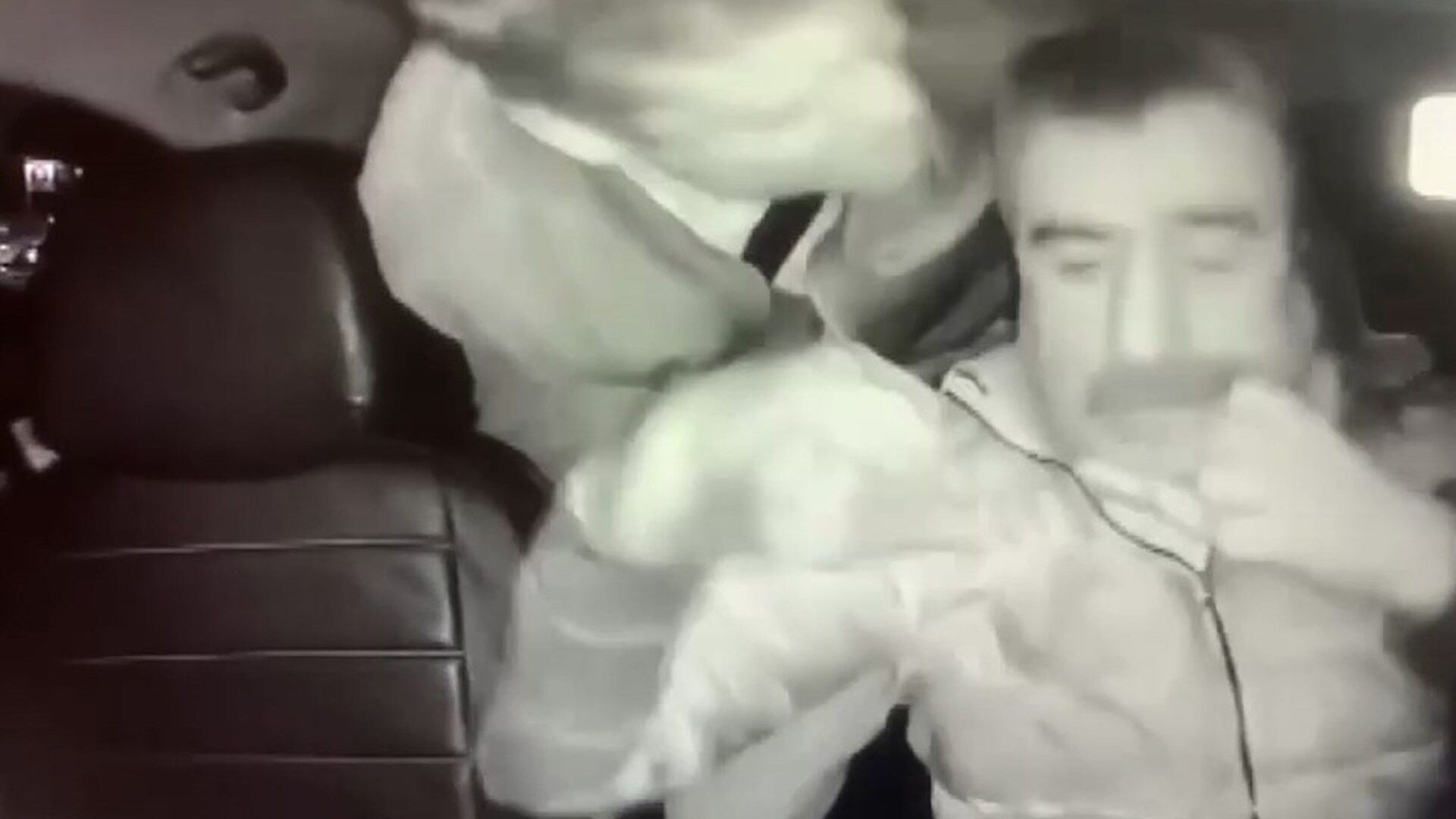 El video del ataque de un boxeador a un taxista durante un viaje que conmocionó al mundo: “Me mordió la mano y quedé ciego”