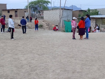 Dos sujetos en motocicleta la