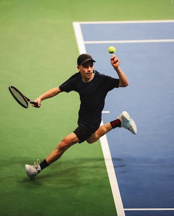 Lucas Herrara, que representa a