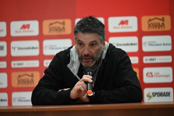 El técnico argentino llegó en