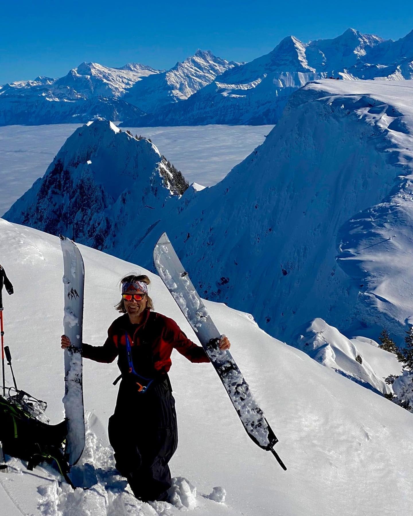 Ueli Kesteholz, esquiador suizo que fue campeón del mundo y medallista olímpico en 1998, falleció a los 50 años tras una avalancha en el cantón de Valais (@uelikestenholz)