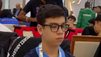 Argentina inició su camino en las Olimpiadas de ajedrez con una victoria ante Kenia: Faustino Oro le ganó su partida a Kyle Kuka